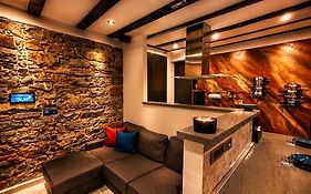 Joseph House - Appartamento Boutique nel Cuore di Trieste
